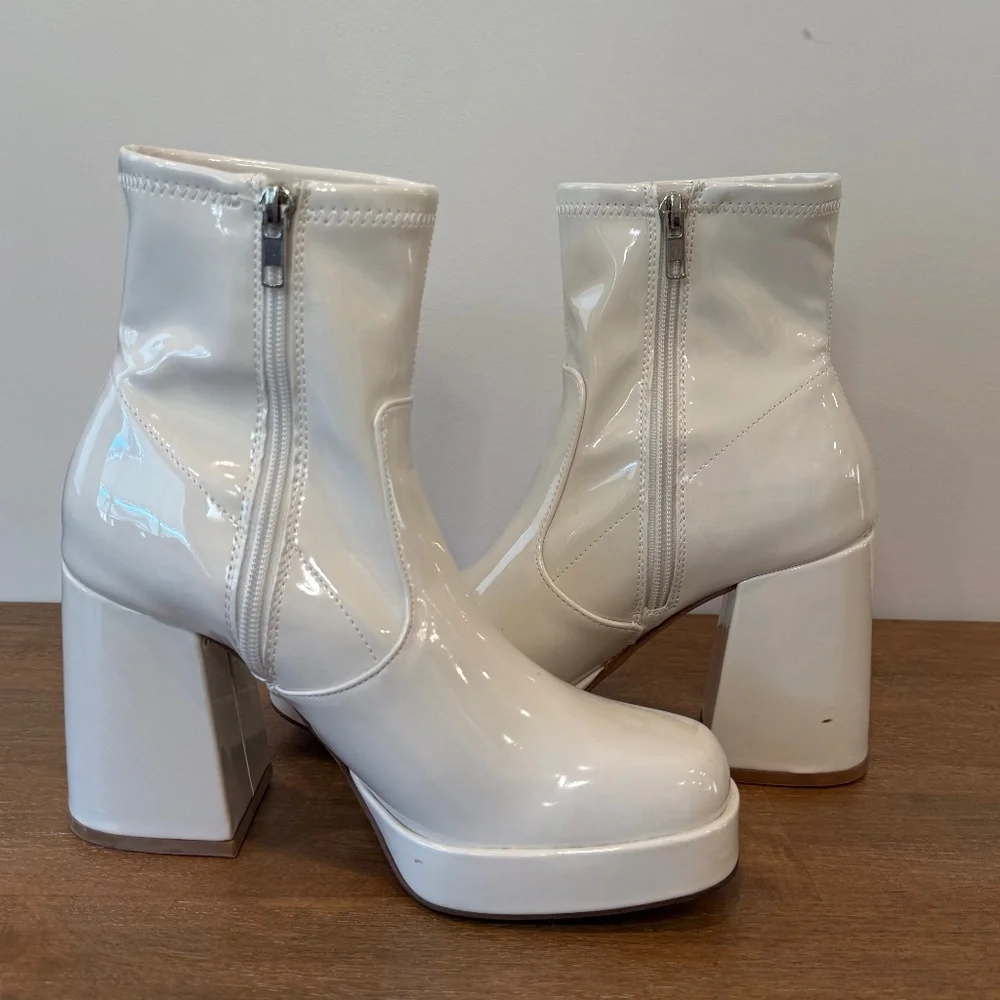STEVE MADDEN Ever Platform Bootie in Bone Patent Leather Women's 7 - Picture 4 of 7